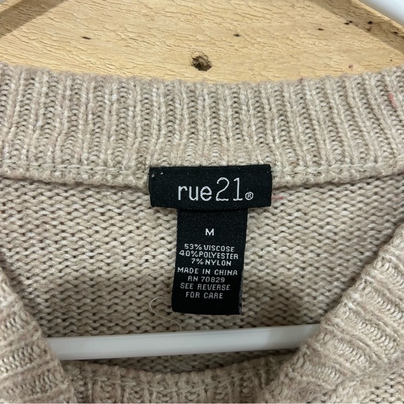 Rue 21 Beige Knit Cropped Sweater Size Medium - Picture 3 of 5